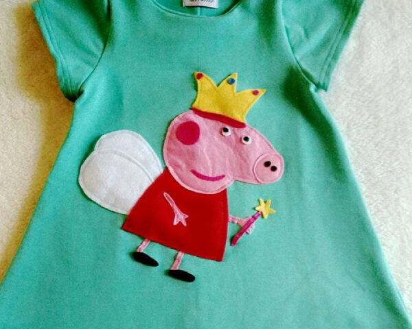 Peppa dress Peppa pig applique Peppa party Peppa pig birthday outfit Princess Peppa dress Peppa costume Turquoise dress Girl's sweatshirt